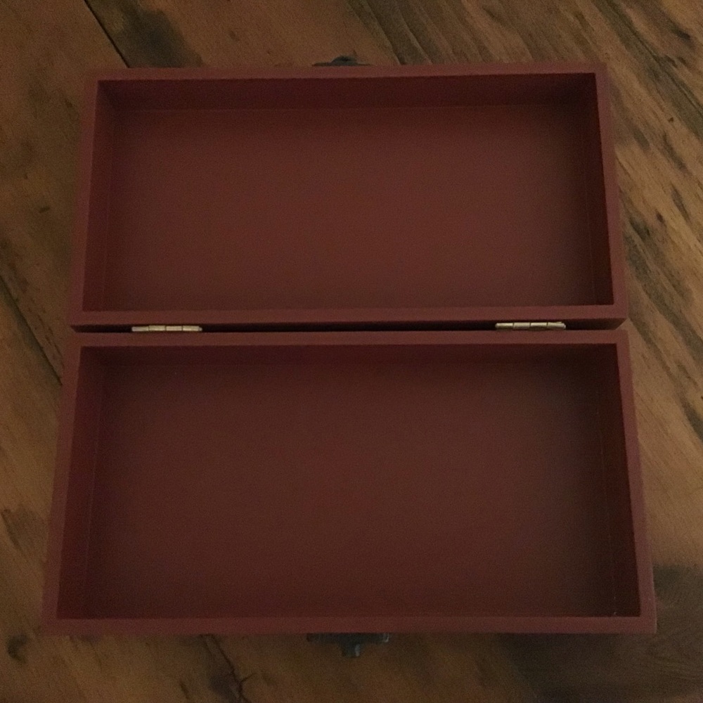 Holiday Cardinal Keepsake Box - Red and Green Decorative Chest - Picture 3 of 5